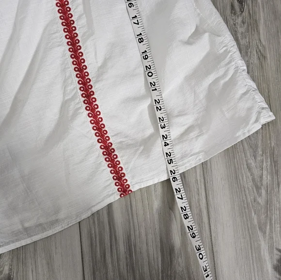 Off-Shoulder White Top with Red Embroidery Sz 18/20 - Picture 6 of 10